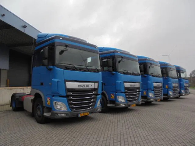 DAF XF XF 106 SPACECAB - Vilkikas: foto 3 DAF XF XF 106 SPACECAB - Vilkikas: foto 3