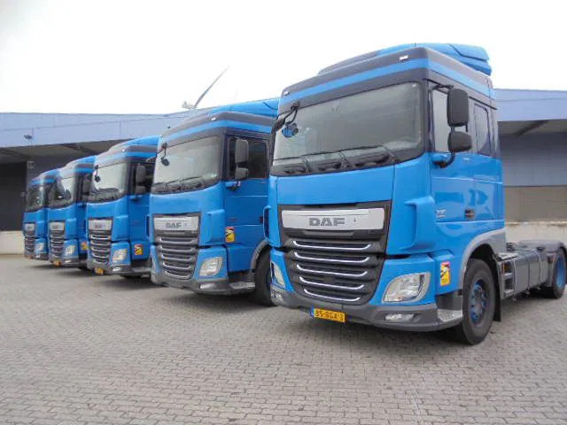DAF XF XF 106 SPACECAB - Vilkikas: foto 1 DAF XF XF 106 SPACECAB - Vilkikas: foto 1