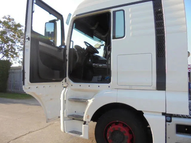 Vilkikas MAN TGX 18.400 XL: foto 9