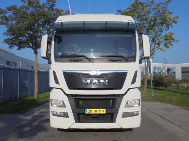 MAN TGX 18.400 XL - Vilkikas: foto 2 MAN TGX 18.400 XL - Vilkikas: foto 2