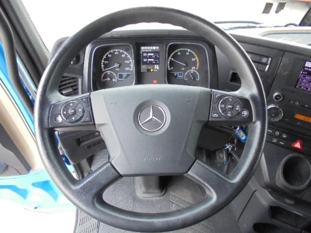 Interior photo 2: Vilkikas Mercedes-Benz Actros 1842 LS EUR6 10X