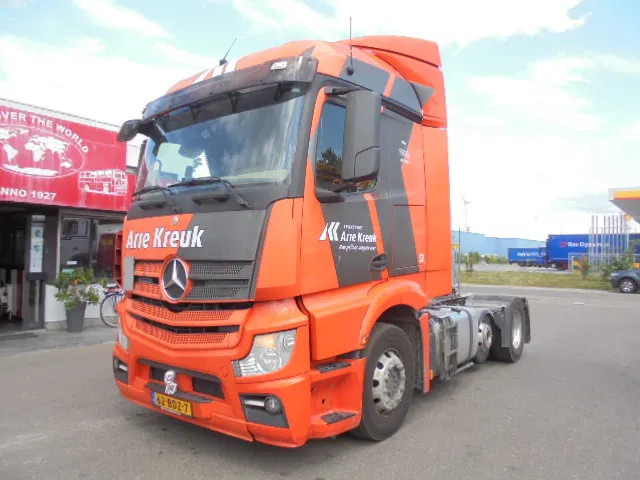 Mercedes-Benz Actros 2343 6X2 VOORLOOPAS - Vilkikas: foto 1 Mercedes-Benz Actros 2343 6X2 VOORLOOPAS - Vilkikas: foto 1