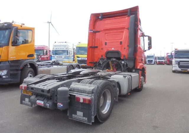 Mercedes-Benz Actros 2343 6X2 VOORLOOPAS - Vilkikas: foto 4 Mercedes-Benz Actros 2343 6X2 VOORLOOPAS - Vilkikas: foto 4