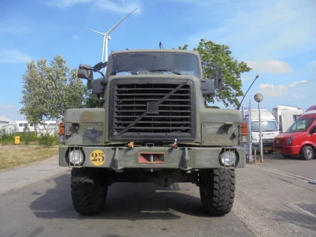 Volvo N 10 6X6 L + FASSI - Sunkvežimis su kranu: foto 2 Volvo N 10 6X6 L + FASSI - Sunkvežimis su kranu: foto 2