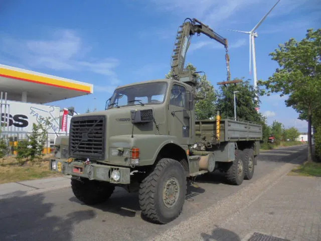 Volvo N 10 6X6 L + FASSI - Sunkvežimis su kranu: foto 1 Volvo N 10 6X6 L + FASSI - Sunkvežimis su kranu: foto 1