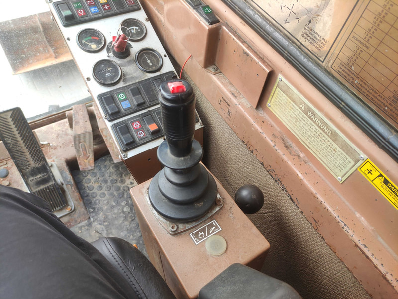 Ratinis ekskavatorius Caterpillar 214 B wheel excavator: foto 20