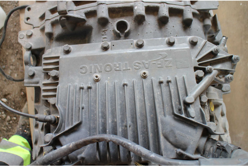 MAN ZF 12 AS 2130TD gearbox for MAN truck tractor - Pavarų dėžė - Sunkvežimis: foto 4 MAN ZF 12 AS 2130TD gearbox for MAN truck tractor - Pavarų dėžė - Sunkvežimis: foto 4