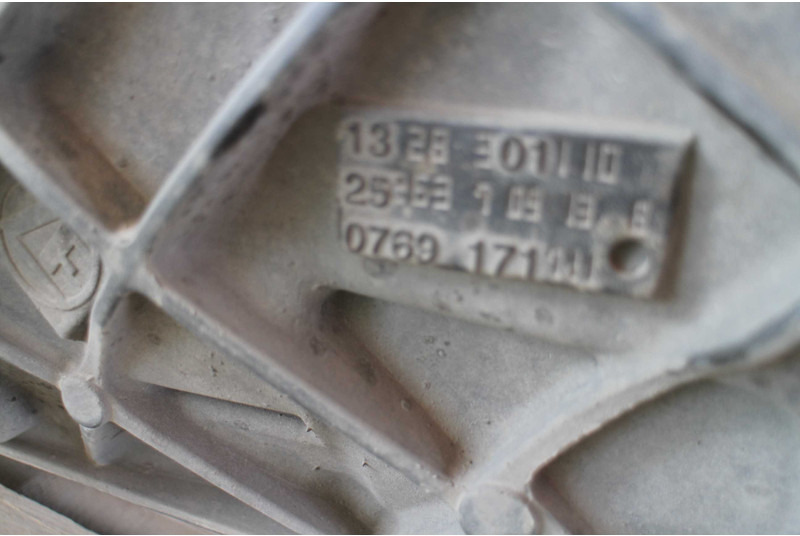 MAN ZF 12 AS 2130TD gearbox for MAN truck tractor - Pavarų dėžė - Sunkvežimis: foto 2 MAN ZF 12 AS 2130TD gearbox for MAN truck tractor - Pavarų dėžė - Sunkvežimis: foto 2