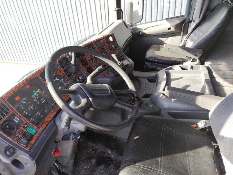Autovežis sunkvežimis Scania 124 car transporter: foto 7