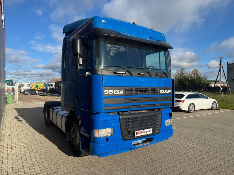 DAF XF 95.430 + tipping gear - Vilkikas: foto 2 DAF XF 95.430 + tipping gear - Vilkikas: foto 2