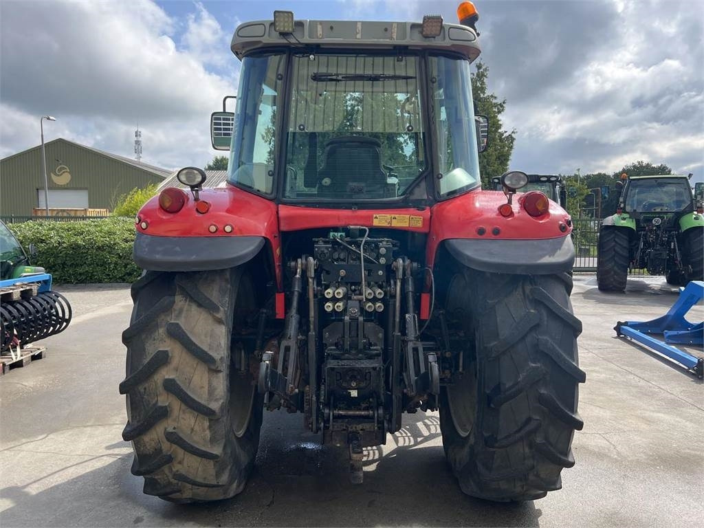 Massey Ferguson 6480 Dyna 6 - Traktorius: foto 4 Massey Ferguson 6480 Dyna 6 - Traktorius: foto 4