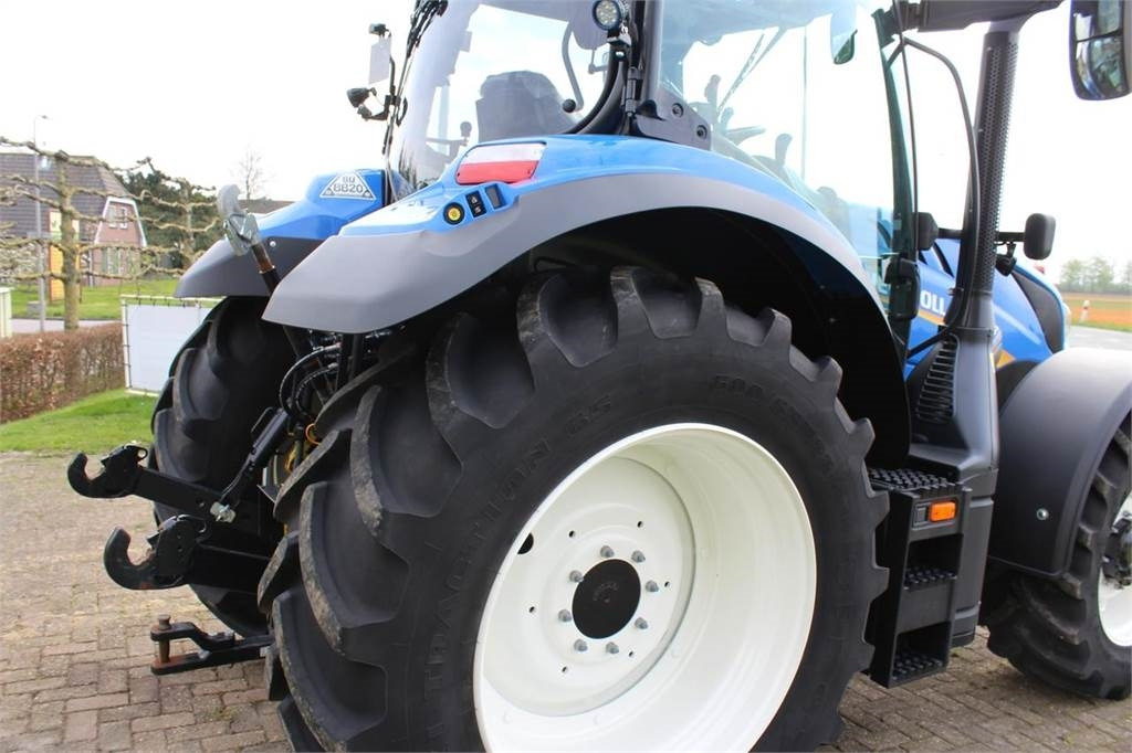 New Holland T6.155 - Traktorius: foto 5 New Holland T6.155 - Traktorius: foto 5