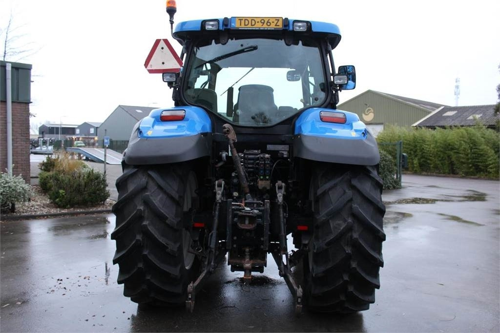 New Holland T6010 Plus - Traktorius: foto 5 New Holland T6010 Plus - Traktorius: foto 5