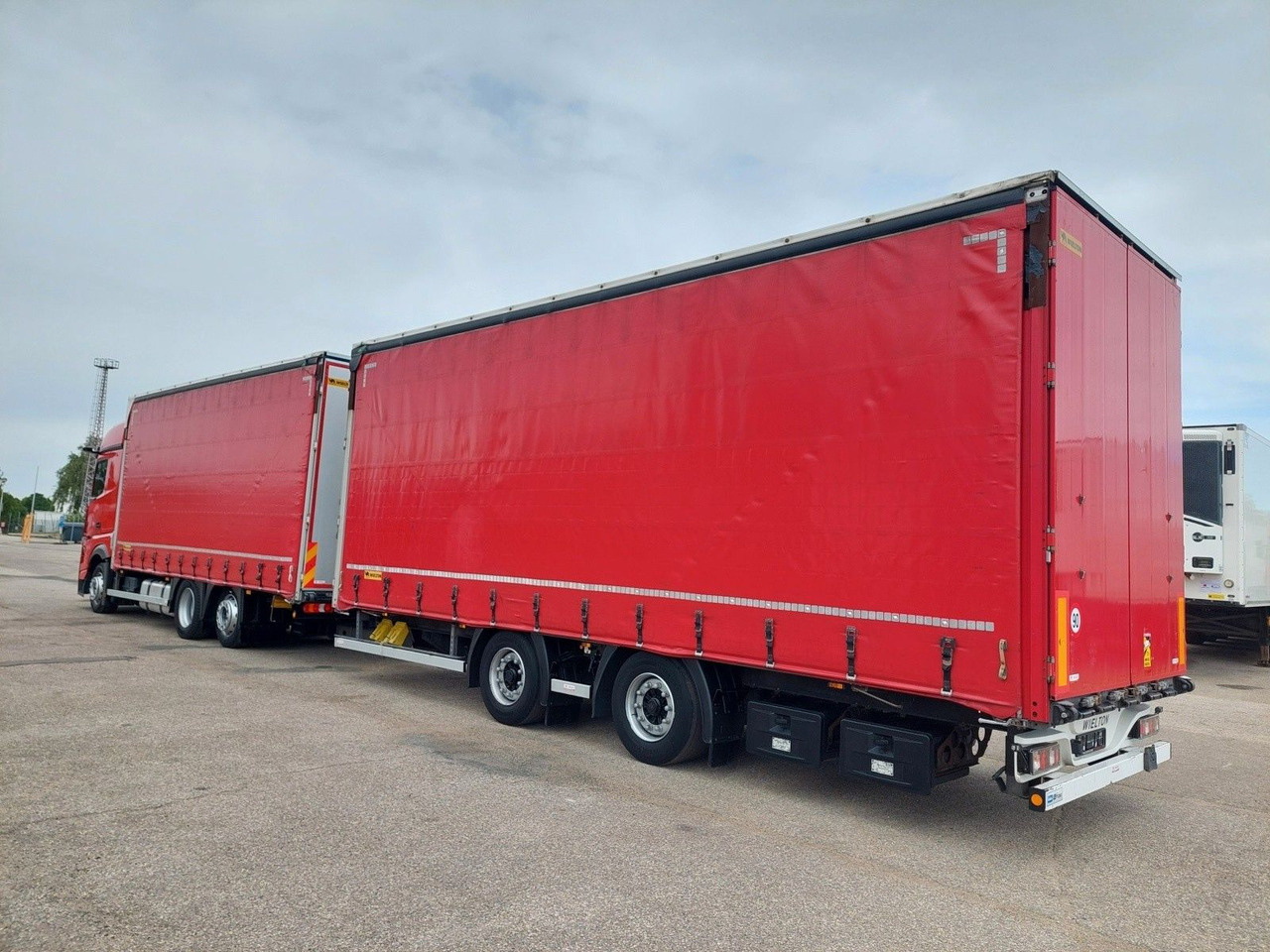 Mercedes-Benz Actros 2545 L/NR 6x2 + Wielton PC2K Durchbar - Tentinis sunkvežimis: foto 3 Mercedes-Benz Actros 2545 L/NR 6x2 + Wielton PC2K Durchbar - Tentinis sunkvežimis: foto 3