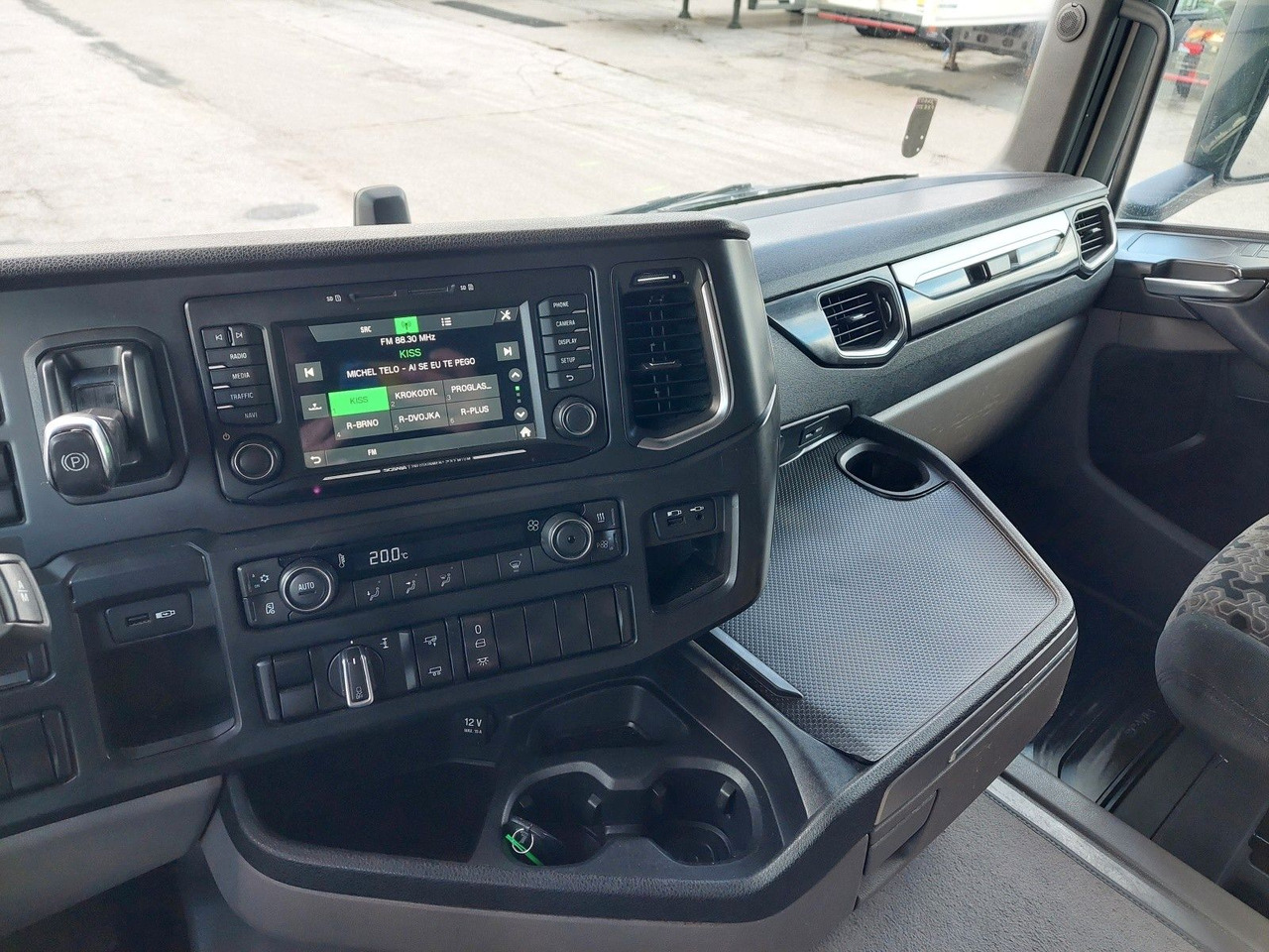 Vilkikas Scania R450 A4X2NB Luft/Luft Hydraulik: foto 25 Vilkikas Scania R450 A4X2NB Luft/Luft Hydraulik: foto 25