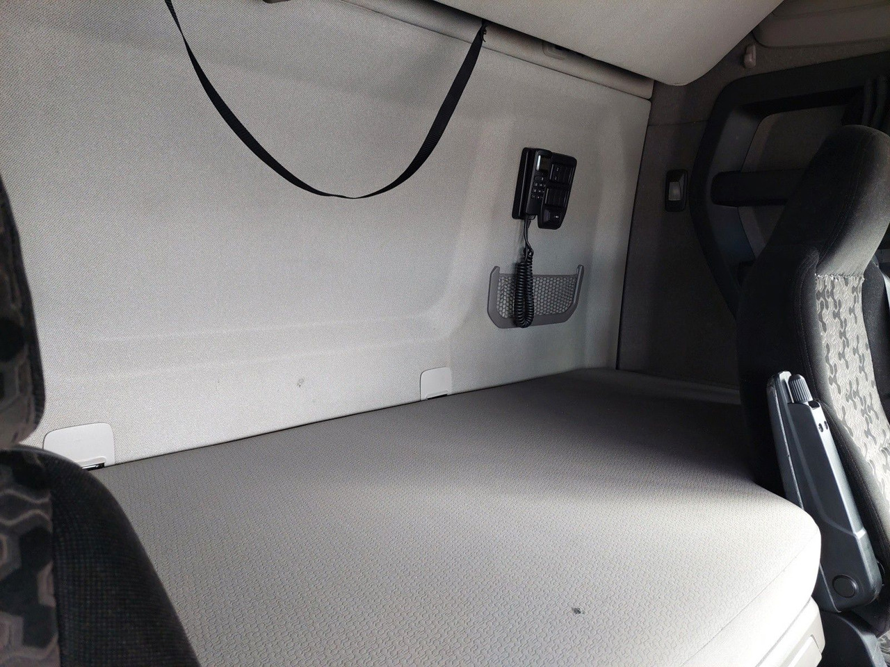 Scania R450 A4X2NB Luft/Luft Hydraulik lizingą Scania R450 A4X2NB Luft/Luft Hydraulik: foto 23