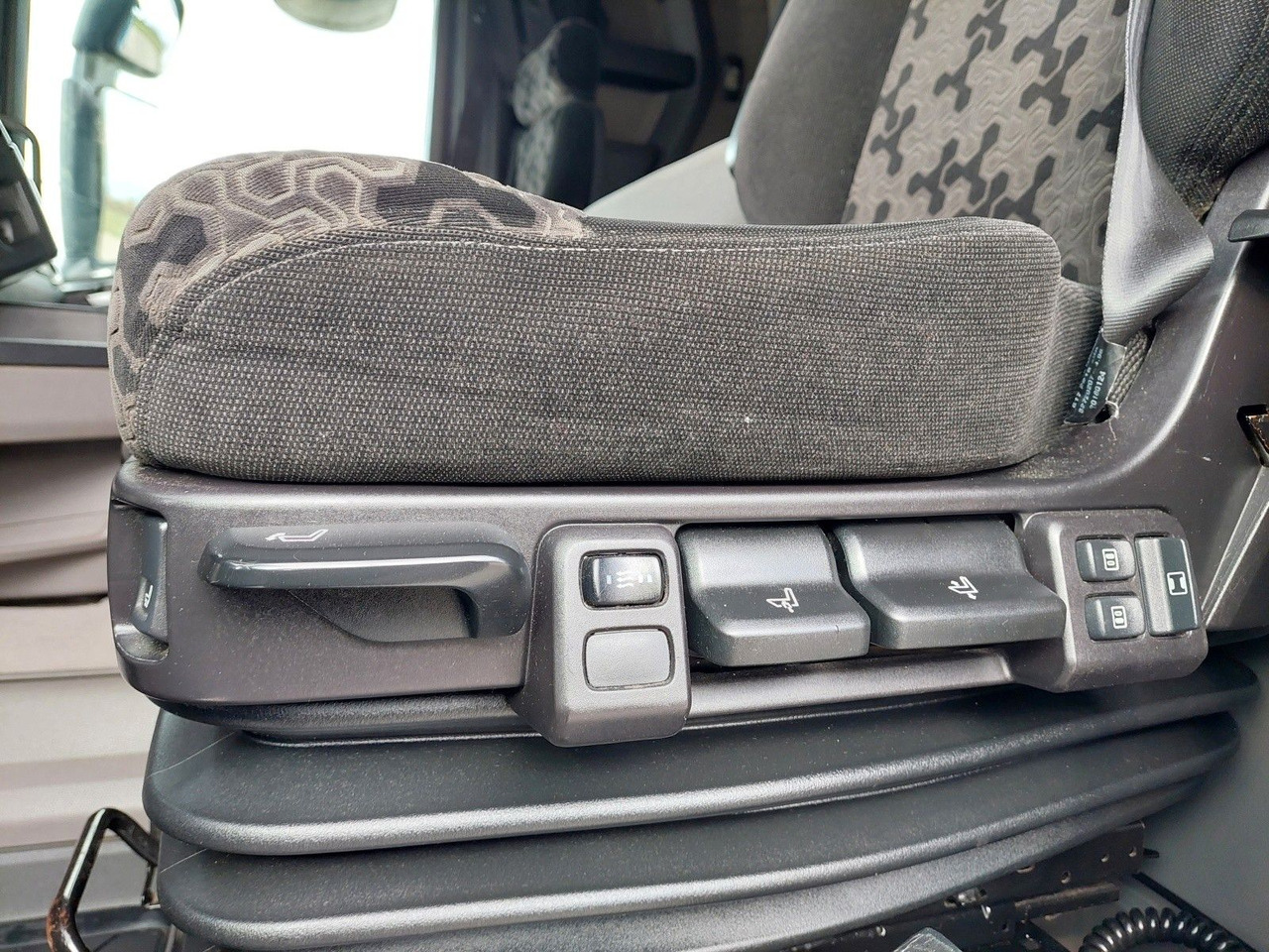 Vilkikas Scania R450 A4X2NB Luft/Luft Hydraulik: foto 46 Vilkikas Scania R450 A4X2NB Luft/Luft Hydraulik: foto 46