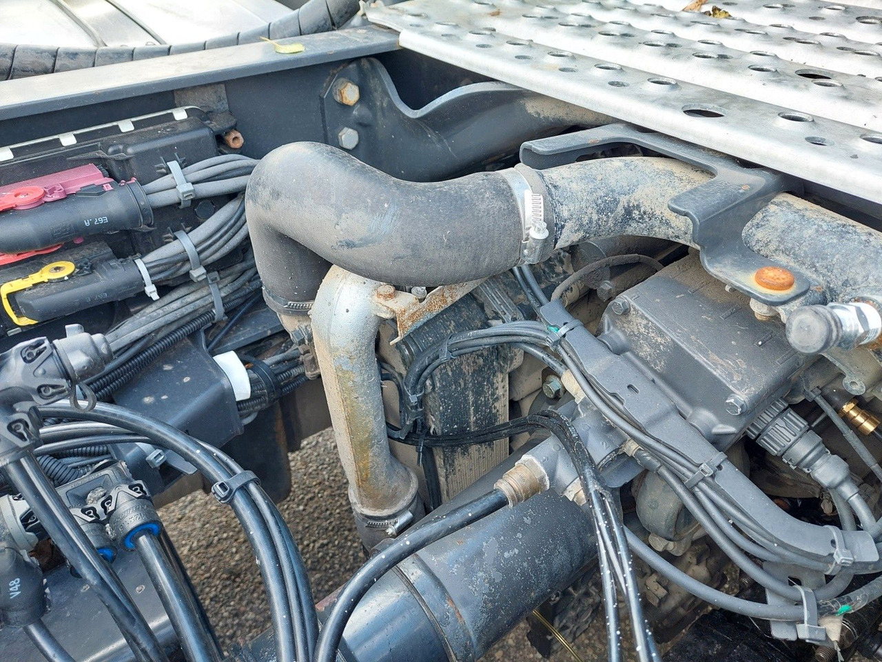 Vilkikas Scania R450 A4X2NB Luft/Luft Hydraulik: foto 10 Vilkikas Scania R450 A4X2NB Luft/Luft Hydraulik: foto 10