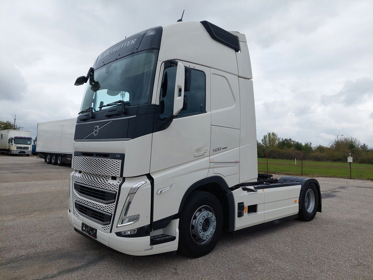 Volvo FH 13 Globetrotter XL 500 - Vilkikas: foto 1 Volvo FH 13 Globetrotter XL 500 - Vilkikas: foto 1