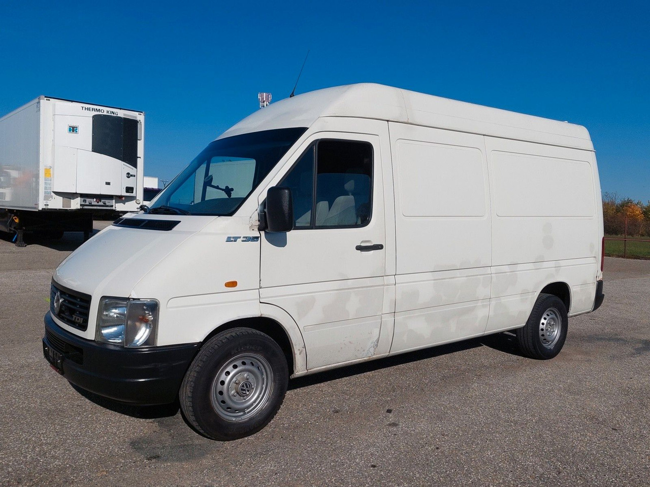 Volkswagen LT Kasten-Kombi 35 L2H2 Hochraum - Furgonas su krovinių dėže: foto 1 Volkswagen LT Kasten-Kombi 35 L2H2 Hochraum - Furgonas su krovinių dėže: foto 1