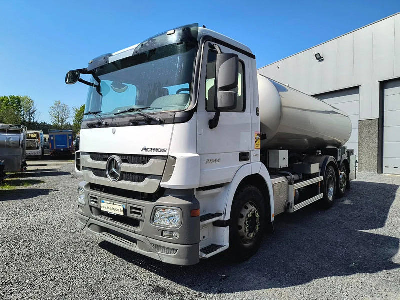 Mercedes-Benz Actros 2544 INSULATED INOX TANK 15000L - Autocisterna: foto 1 Mercedes-Benz Actros 2544 INSULATED INOX TANK 15000L - Autocisterna: foto 1