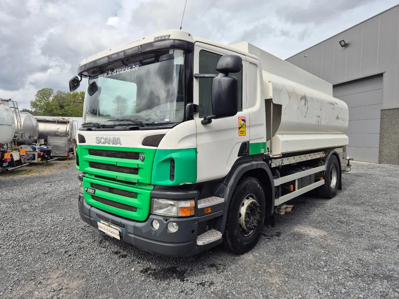 Scania P280 FUEL / CARBURANT 14000L - 5 COMP - RETARDER - Autocisterna: foto 1 Scania P280 FUEL / CARBURANT 14000L - 5 COMP - RETARDER - Autocisterna: foto 1