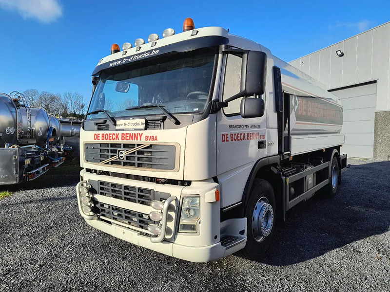 Volvo FM 300 14000L FUEL/CARBURANT - 4 COMP - Autocisterna: foto 1 Volvo FM 300 14000L FUEL/CARBURANT - 4 COMP - Autocisterna: foto 1