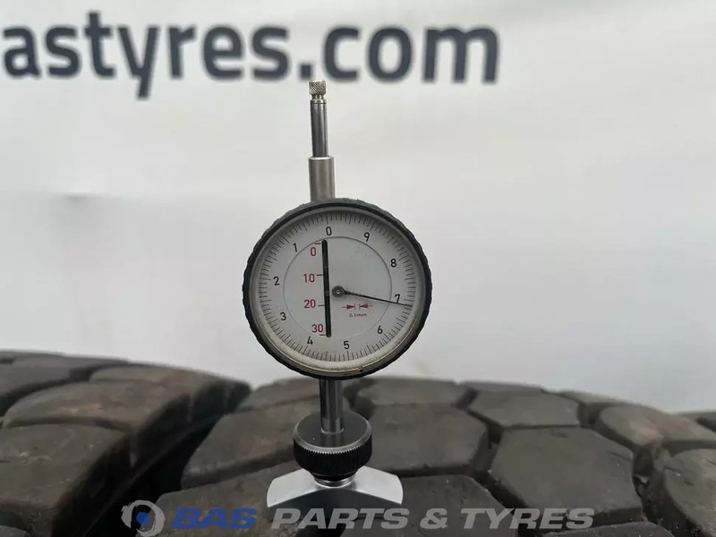 Apollo Apollo 315/80R22.5 EnduTrax MD 156/150 K M+S 3PMSF gebruikte set - Padanga - Sunkvežimis: foto 3 Apollo Apollo 315/80R22.5 EnduTrax MD 156/150 K M+S 3PMSF gebruikte set - Padanga - Sunkvežimis: foto 3