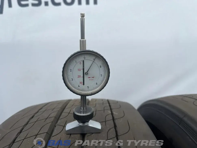 Continental Continental 315/70R22.5 EfficientPro HS5 156/150 M+S 3PMSF gebruikte set - Padanga - Sunkvežimis: foto 3 Continental Continental 315/70R22.5 EfficientPro HS5 156/150 M+S 3PMSF gebruikte set - Padanga - Sunkvežimis: foto 3