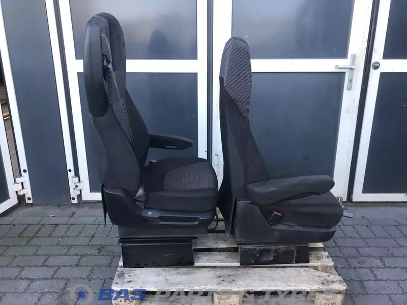 DAF XF106 Stoelen set DAF 1844320 - Sėdynė - Sunkvežimis: foto 4 DAF XF106 Stoelen set DAF 1844320 - Sėdynė - Sunkvežimis: foto 4