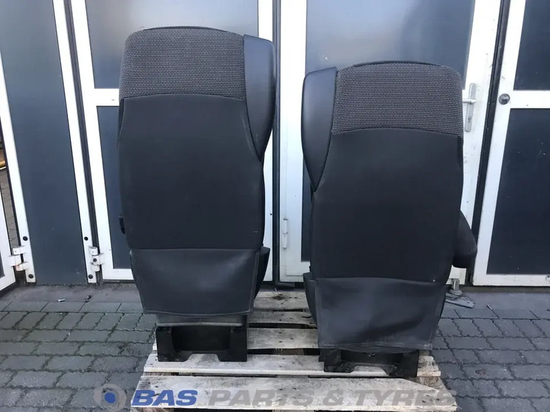 DAF XF106 Stoelen set DAF 1844320 - Sėdynė - Sunkvežimis: foto 3 DAF XF106 Stoelen set DAF 1844320 - Sėdynė - Sunkvežimis: foto 3