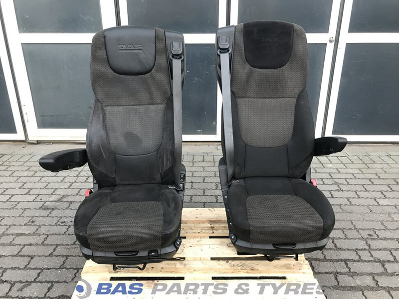 DAF XF106 Stoelen set DAF 1844340 - Sėdynė - Sunkvežimis: foto 1 DAF XF106 Stoelen set DAF 1844340 - Sėdynė - Sunkvežimis: foto 1
