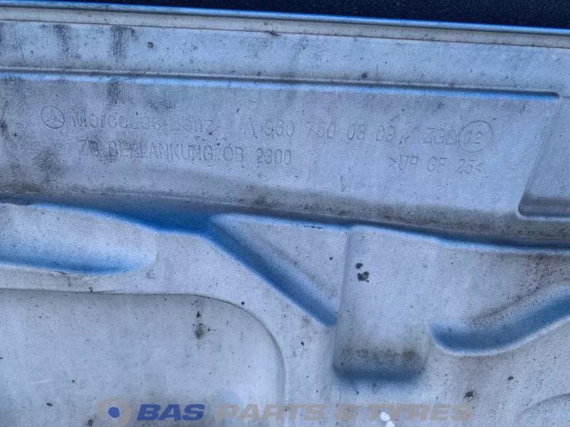 Mercedes-Benz Actros MP4 Frontklep Mercedes A 960 750 03 18 - Grotelės - Sunkvežimis: foto 3 Mercedes-Benz Actros MP4 Frontklep Mercedes A 960 750 03 18 - Grotelės - Sunkvežimis: foto 3