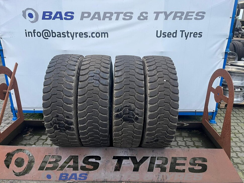 Michelin Remix Michelin Remix 315/80R22.5 X Works D 156/150 K M+S 3PMSF gebruikte set - Padanga - Sunkvežimis: foto 1 Michelin Remix Michelin Remix 315/80R22.5 X Works D 156/150 K M+S 3PMSF gebruikte set - Padanga - Sunkvežimis: foto 1