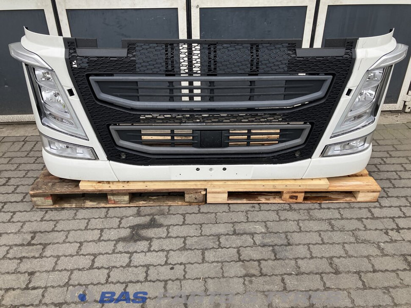 Volvo FH4 - Bamperis - Sunkvežimis: foto 1 Volvo FH4 - Bamperis - Sunkvežimis: foto 1