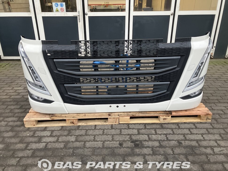 Volvo FH4B - Bamperis - Sunkvežimis: foto 1 Volvo FH4B - Bamperis - Sunkvežimis: foto 1