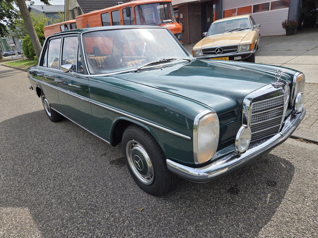 Mercedes-Benz 220 (W115) sedan - Sedanas: foto 3 Mercedes-Benz 220 (W115) sedan - Sedanas: foto 3