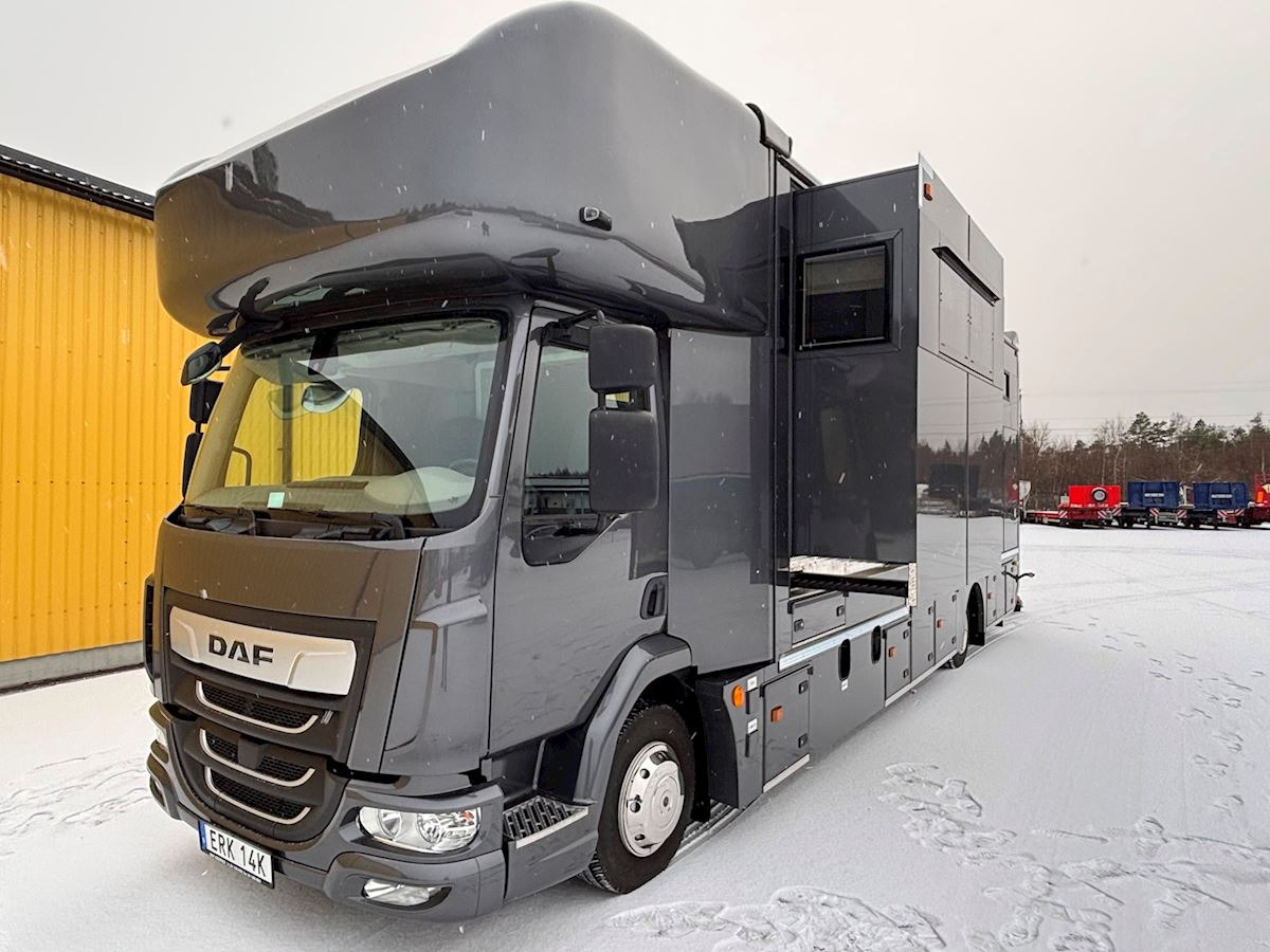 DAF Lehel horsebox 210 LF - Sunkvežimis žirgams vežti: foto 1 DAF Lehel horsebox 210 LF - Sunkvežimis žirgams vežti: foto 1