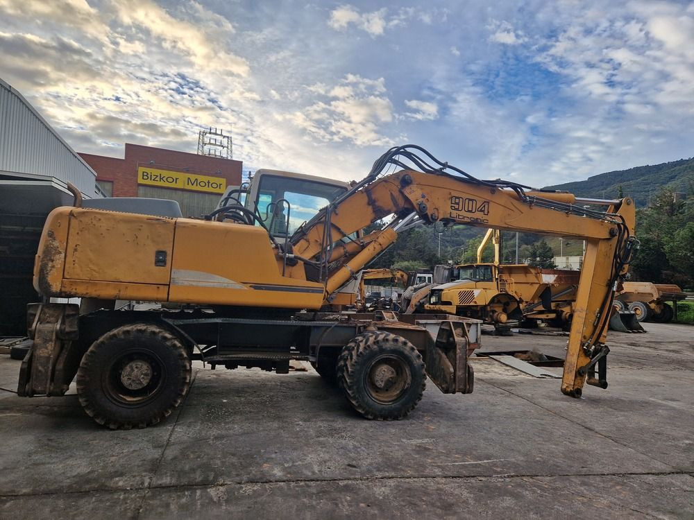 LIEBHERR A904C - Ratinis ekskavatorius: foto 4 LIEBHERR A904C - Ratinis ekskavatorius: foto 4