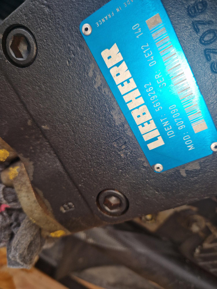 RADIADOR LIEBHERR R914B - Radiatorius - Statybinė technika: foto 2 RADIADOR LIEBHERR R914B - Radiatorius - Statybinė technika: foto 2