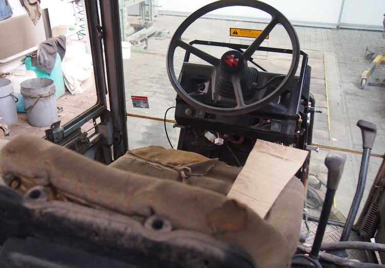 Części do Ciągnika Massey Ferguson MF 3050, 3060, 3070, 3080, 3090 Kabina do Massey Ferguson serii 30.. , 31.. , 36.. - Kabina - Žemės ūkio technika: foto 3 Części do Ciągnika Massey Ferguson MF 3050, 3060, 3070, 3080, 3090 Kabina do Massey Ferguson serii 30.. , 31.. , 36.. - Kabina - Žemės ūkio technika: foto 3