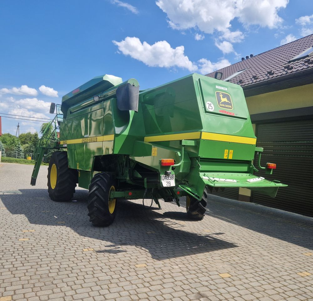 Kombajn zbożawy John deere 2254 2000 Kombajn John Deere JD - Derliaus nuėmimo kombainas: foto 4 Kombajn zbożawy John deere 2254 2000 Kombajn John Deere JD - Derliaus nuėmimo kombainas: foto 4