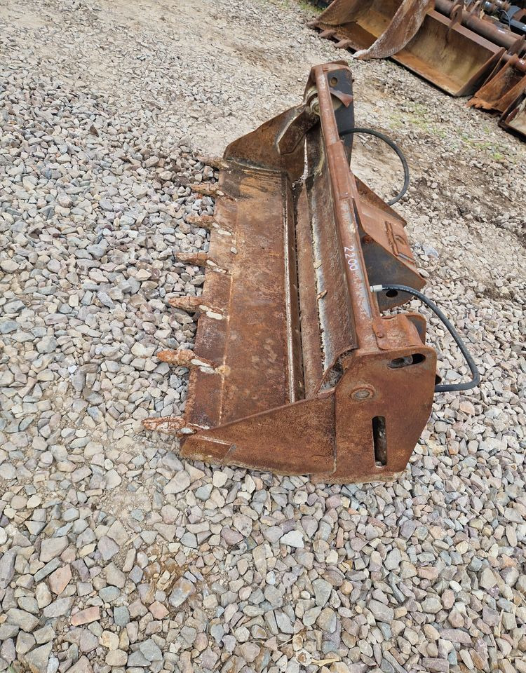 Koparka kołowa Mecalac MECALAC 4w1 lub 3w1 2012 Łyżka 4w1 Mecalac 10, 12 - Ekskavatoriaus kaušas - Statybinė technika: foto 3 Koparka kołowa Mecalac MECALAC 4w1 lub 3w1 2012 Łyżka 4w1 Mecalac 10, 12 - Ekskavatoriaus kaušas - Statybinė technika: foto 3