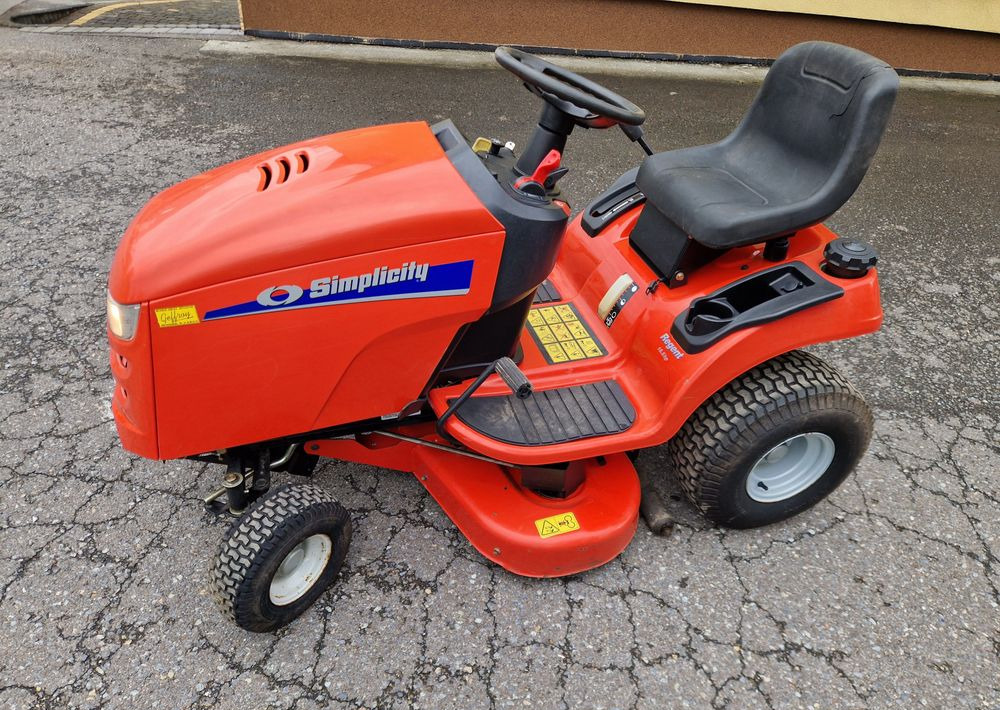 Kosiarka traktorek Simplicity Regent 18,5  Kosiarka Simplicity - Vejapjovė: foto 1 Kosiarka traktorek Simplicity Regent 18,5  Kosiarka Simplicity - Vejapjovė: foto 1