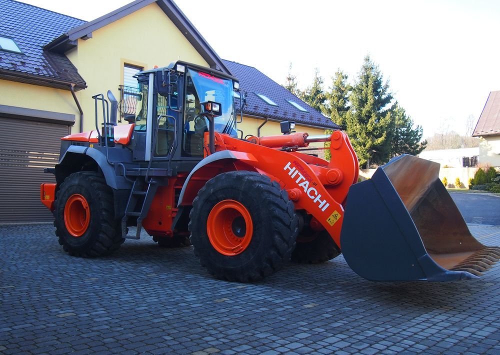 Ładowarka Hitachi ZW250 2010 Ładowarka Hitachi Waga, Centralne smarowanie - Ratinis krautuvas: foto 3 Ładowarka Hitachi ZW250 2010 Ładowarka Hitachi Waga, Centralne smarowanie - Ratinis krautuvas: foto 3