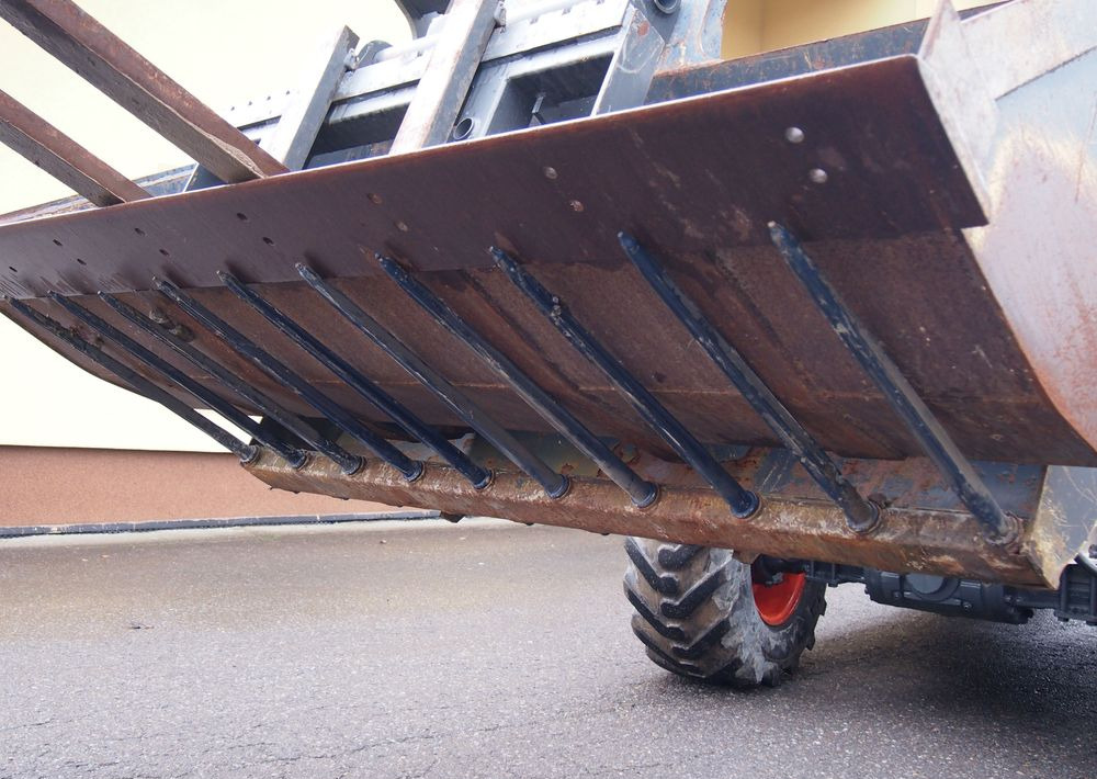 Ładowarka teleskopowa Bobcat T2556 2005 Ładowarka teleskopowa BOBCAT - Teleskopinis krautuvas: foto 4 Ładowarka teleskopowa Bobcat T2556 2005 Ładowarka teleskopowa BOBCAT - Teleskopinis krautuvas: foto 4