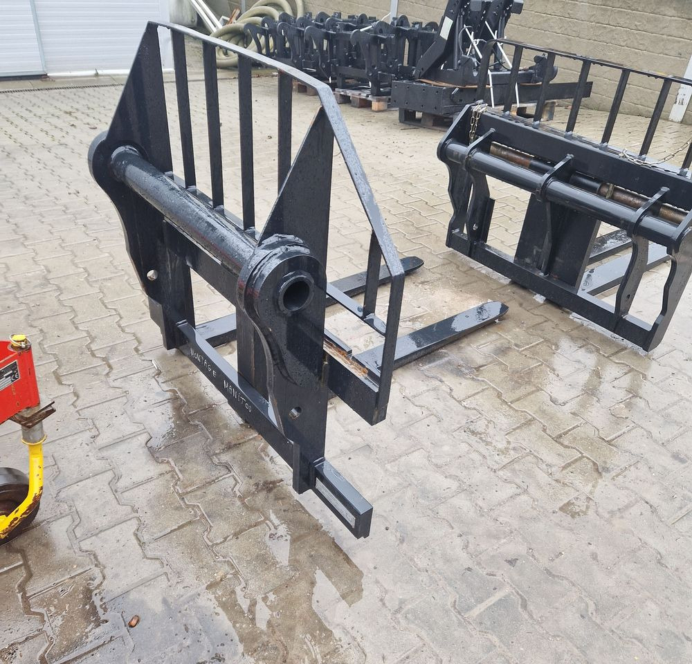 Ładowarka teleskopowa Manitou MLT MT MRT 2022 NOWE Widły do Palet MANITOU - Šakės: foto 4 Ładowarka teleskopowa Manitou MLT MT MRT 2022 NOWE Widły do Palet MANITOU - Šakės: foto 4