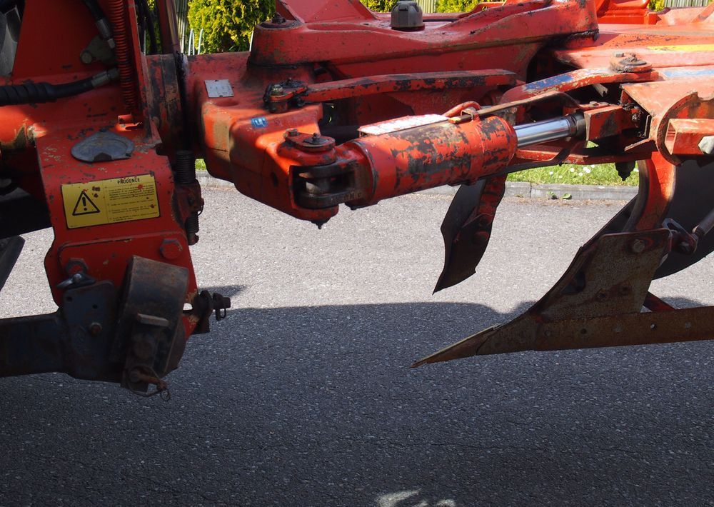 Pług obrotowy Kuhn Kuhn Vari-Master 150 4+1 Pług obracany Kuhn Vari-Master 150 4+1 - Plūgas: foto 3 Pług obrotowy Kuhn Kuhn Vari-Master 150 4+1 Pług obracany Kuhn Vari-Master 150 4+1 - Plūgas: foto 3