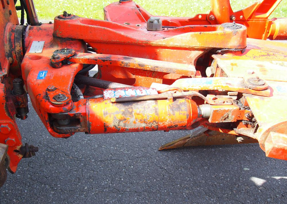 Pług obrotowy Kuhn Kuhn Vari-Master 150 4+1 Pług obracany Kuhn Vari-Master 150 4+1 - Plūgas: foto 2 Pług obrotowy Kuhn Kuhn Vari-Master 150 4+1 Pług obracany Kuhn Vari-Master 150 4+1 - Plūgas: foto 2