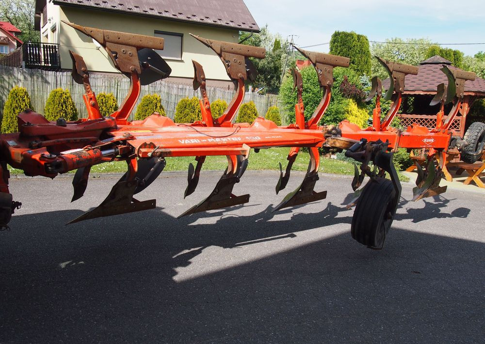 Pług obrotowy Kuhn Kuhn Vari-Master 150 4+1 Pług obracany Kuhn Vari-Master 150 4+1 - Plūgas: foto 1 Pług obrotowy Kuhn Kuhn Vari-Master 150 4+1 Pług obracany Kuhn Vari-Master 150 4+1 - Plūgas: foto 1